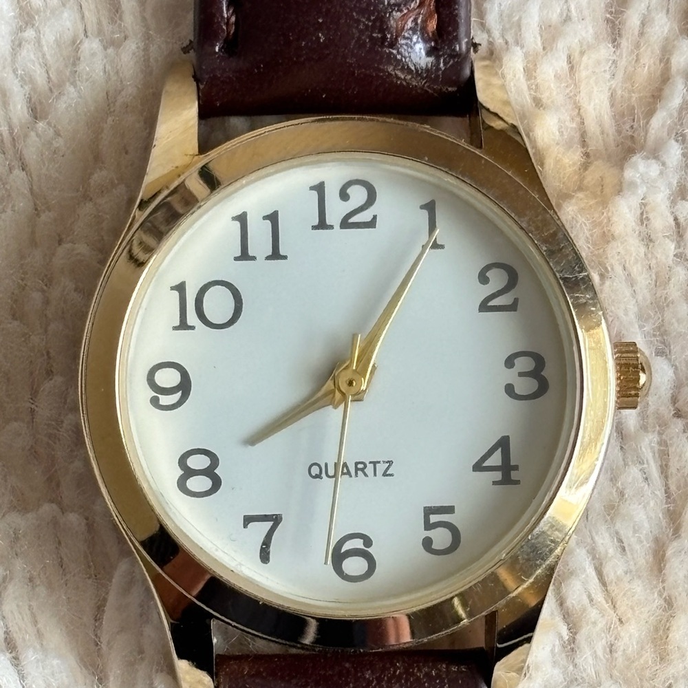 Stainless steel ladies watch.